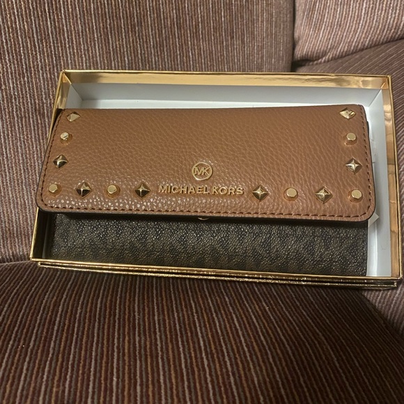 NWT - Michael Kors Jet Set Charm Signature Large Trifold Wallet - Picture 6 of 7